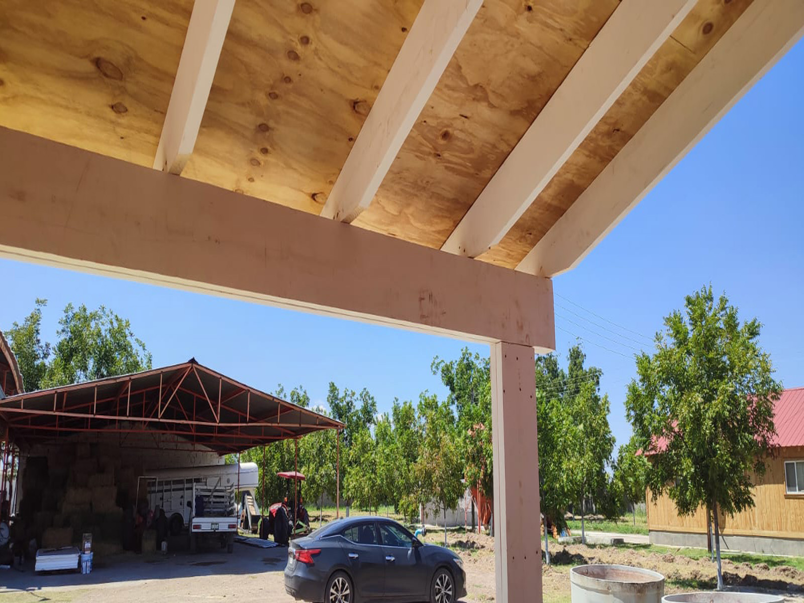 Porche con madera